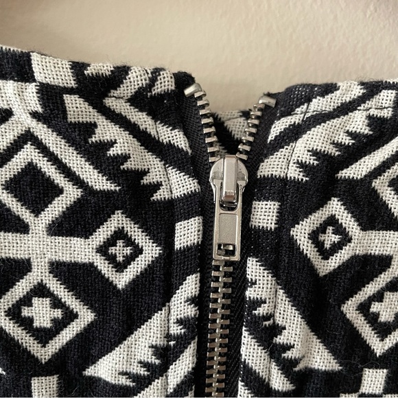 🦓 H&M | Aztec Tribal Racer Crop Tank Top 🦓 - Picture 5 of 12